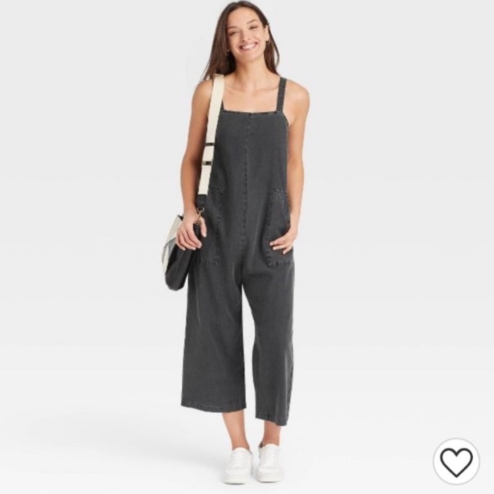 Women's Utility Cropped Jumpsuit -
Universal Thread™ new 🆕